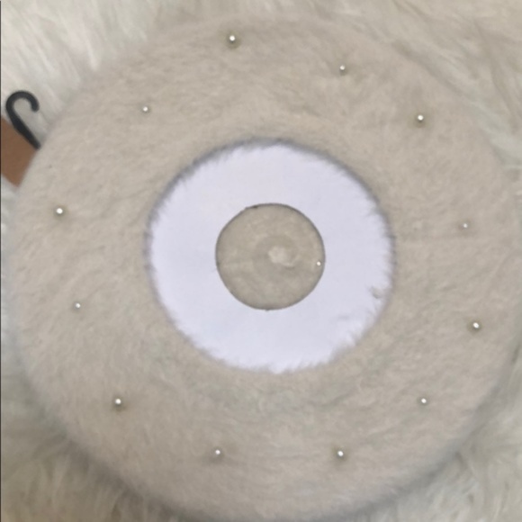 Last 1! PINK or IVORY KNIT FUZZY PEARL BERET - Picture 8 of 8